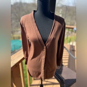 EUC- Zenana Outfitters Cardigan Rust
Button Down, Large.